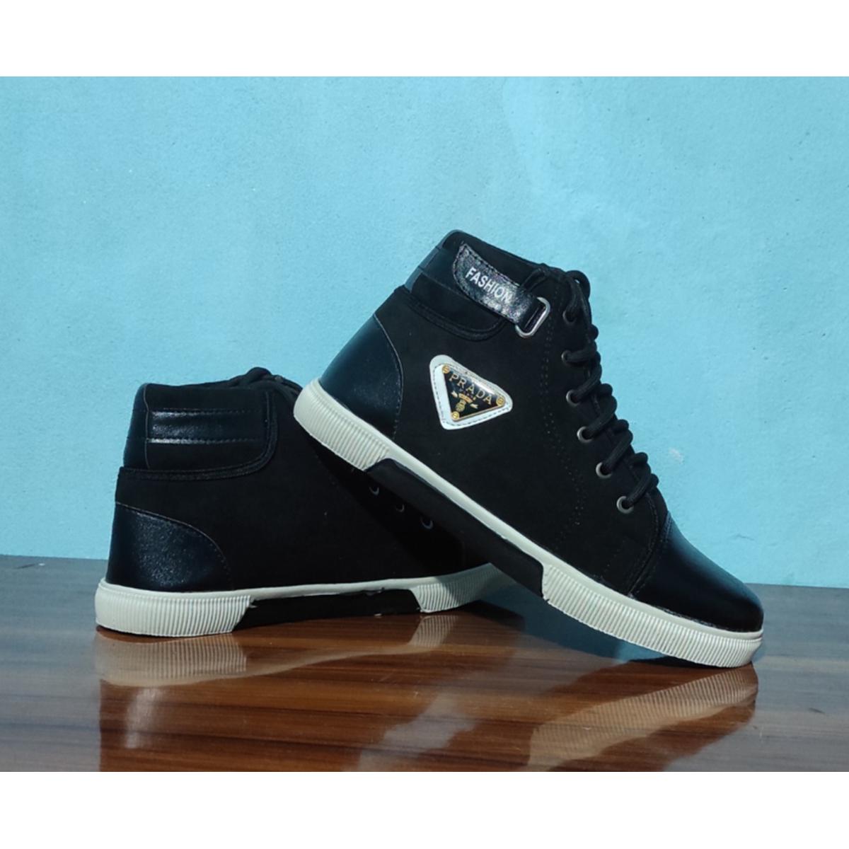 Boot converse sneakers fabrical leather lace up breathable shoes for man with material rubber sool and vans model breathable neck design