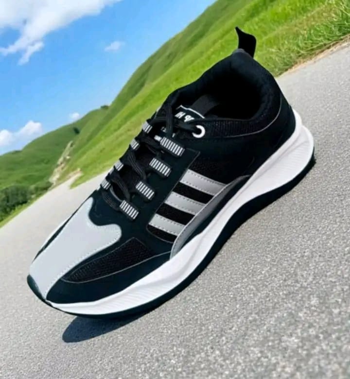 Premium New Collection Better Choice Stylish and Fashionable Exclusive Low Top Sneakers Converse for Men - Comfortable and Suitable for All Seasons
