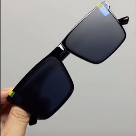 Unisex Plastic Summer Sunglasses for Men and Women - Retro Black Fashion Style with UV Protection - Black