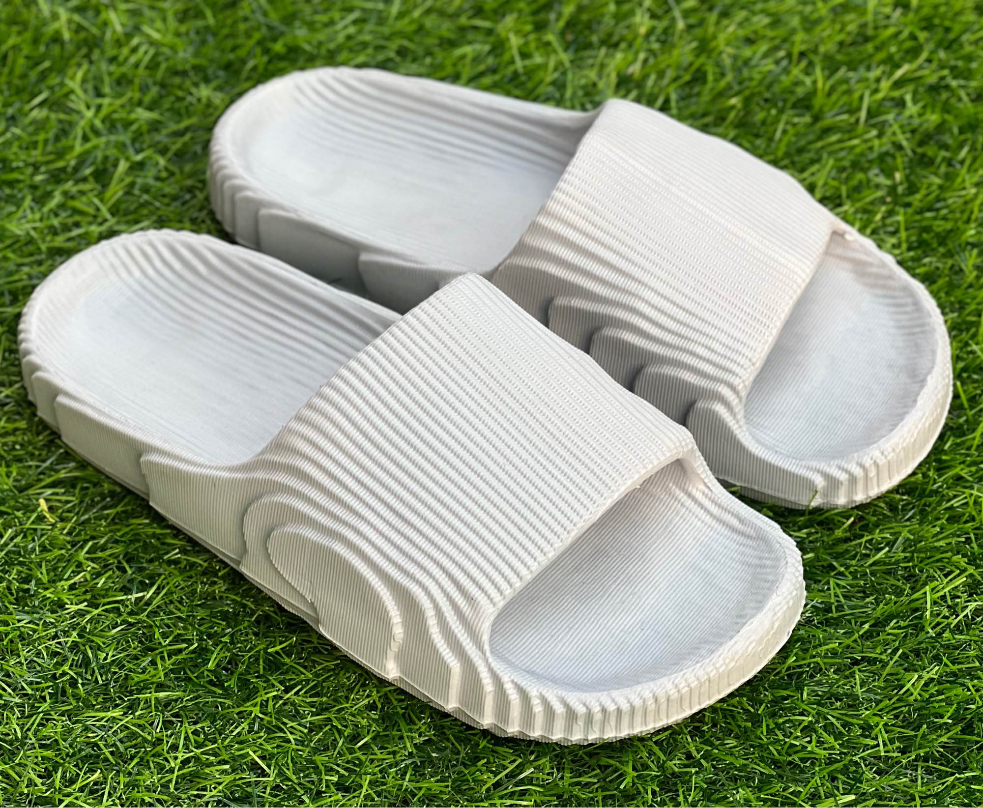 New Fashionable Adilette Textured Slip-on Slide Slippers Sandals- Innovative Whimsical Indispensable -Quality And Durablity