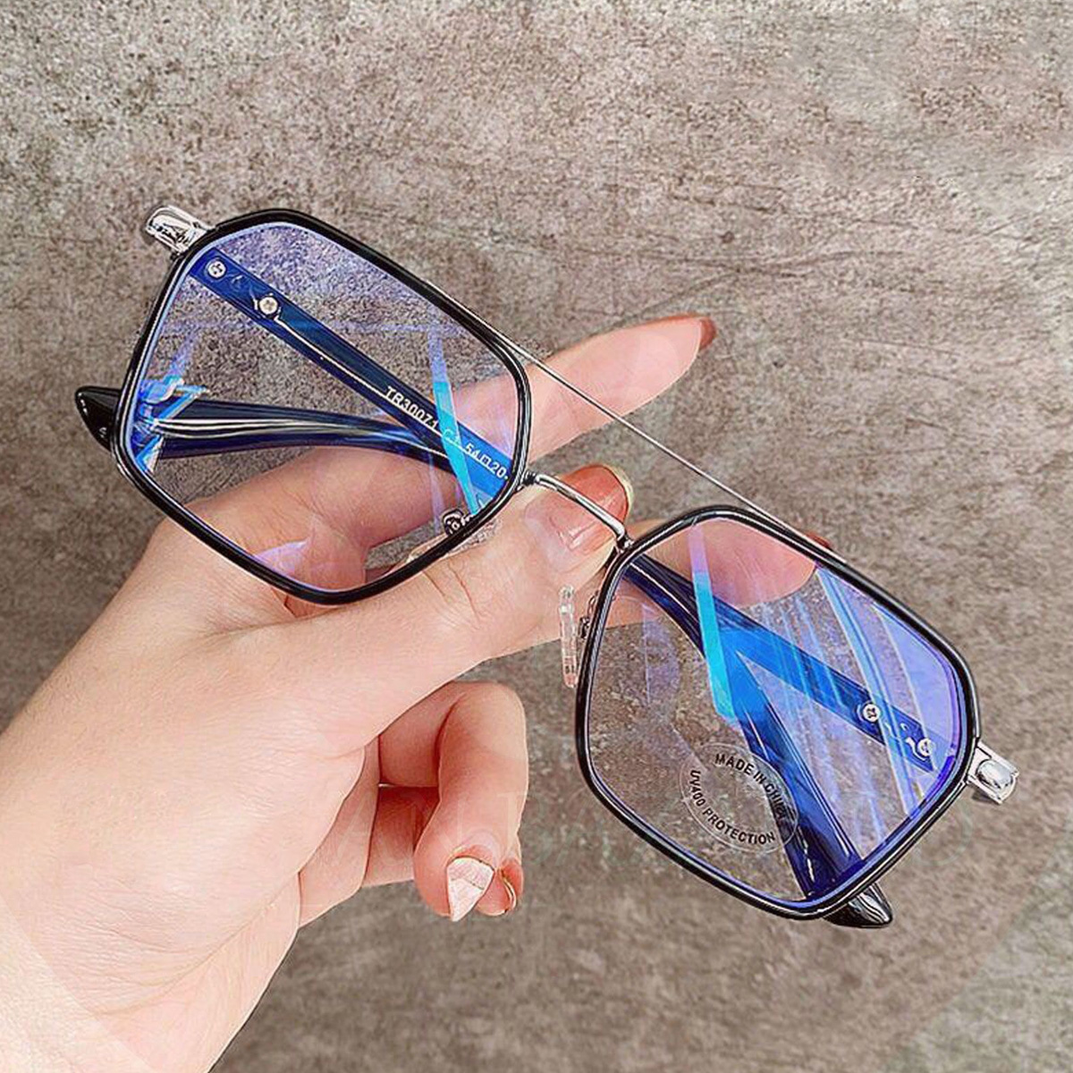 Fashionable Anti-reflective and radiation proof Black to White Sunglass for men